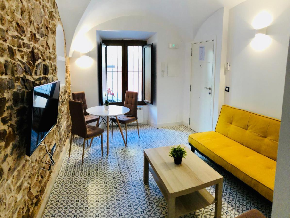 Al-Qazeres Suites Caceres Exterior photo