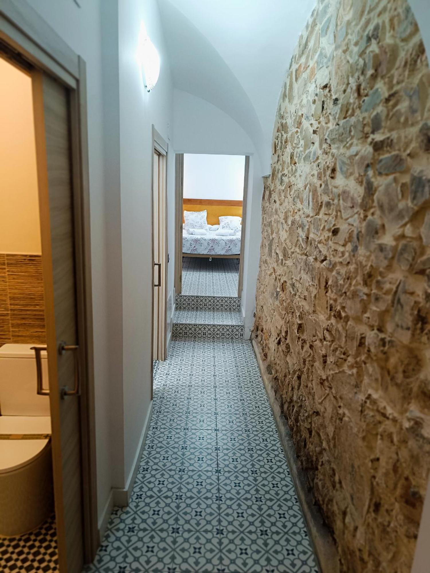 Al-Qazeres Suites Caceres Exterior photo