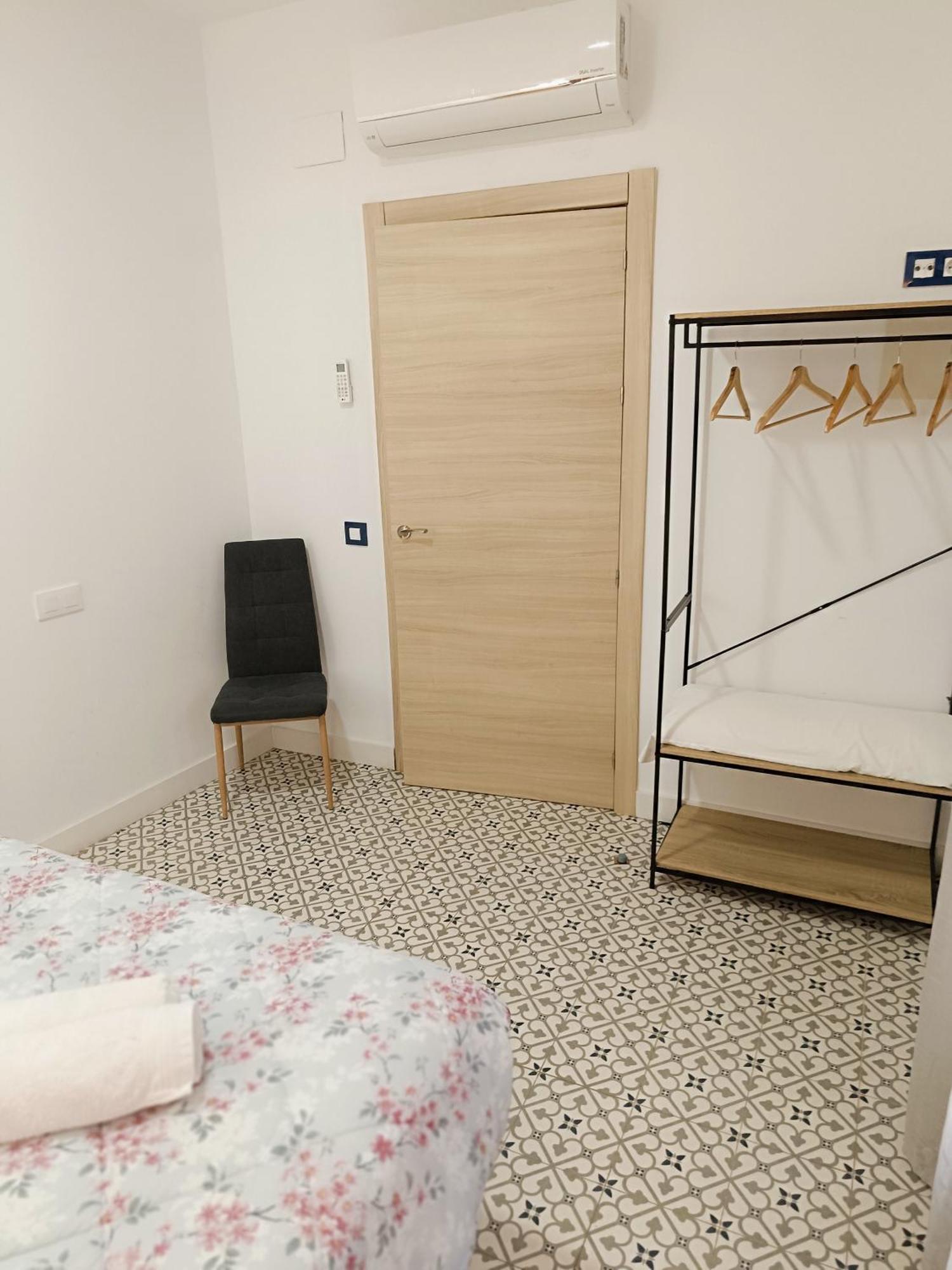 Al-Qazeres Suites Caceres Exterior photo